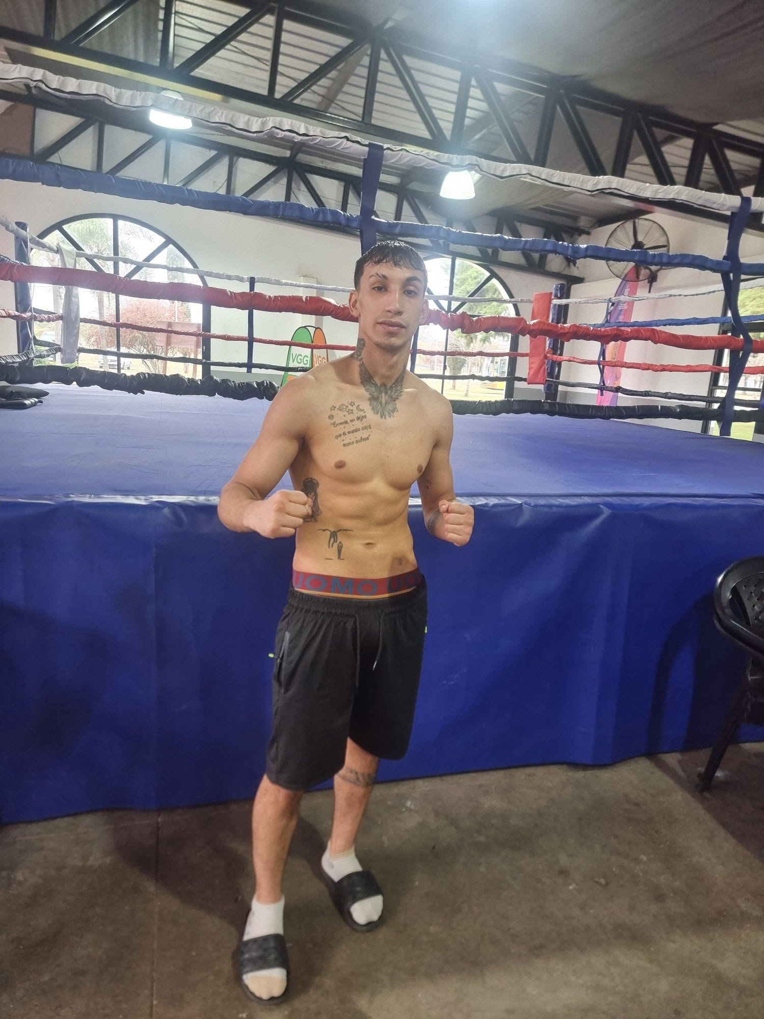 Luciano Córdoba va por las semifinales del Campeonato Nacional de Boxeo Amateur 3 Yonathan Flores durante un combate en el Campeonato Nacional de Boxeo Amateur 2026.