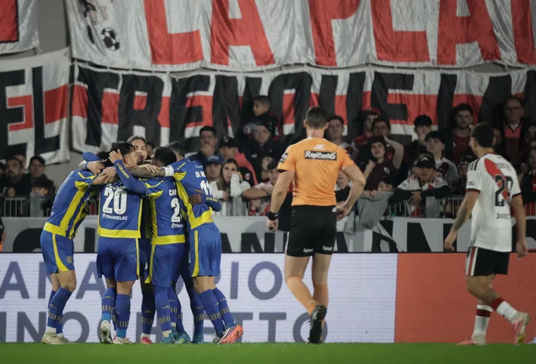 River continúa en crisis: perdió con Rosario Central y acumula cinco derrotas seguidas en el fútbol argentino 2 River 0 1 Central Clausura 26