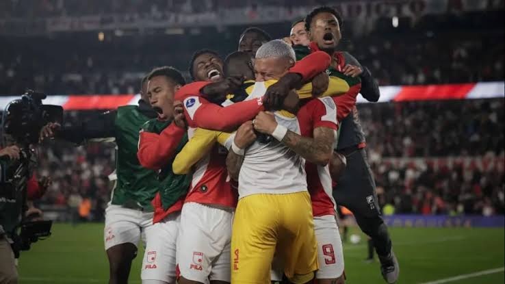River desaprovechó muchas oportunidades y fue eliminado en octavos de la Sudamericana 2 River 1 1 Independiente Santa Fe Sudamericana26