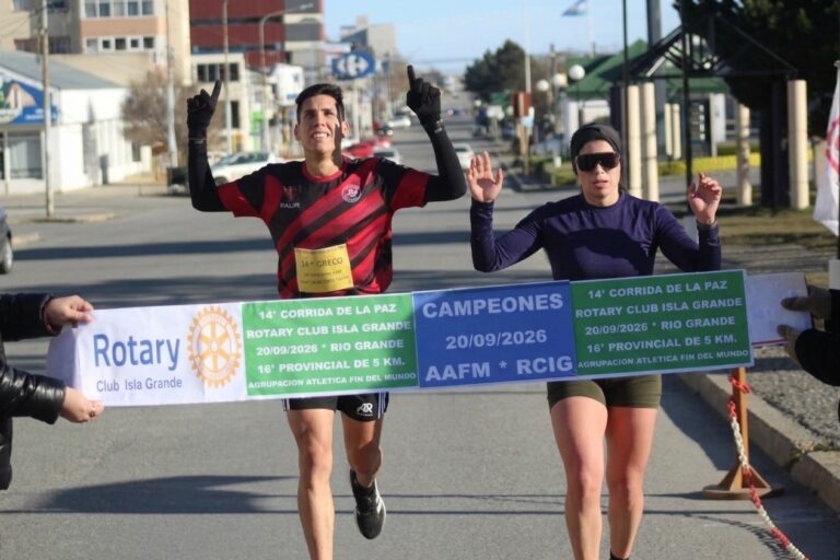 Elías Greco y Paola Agüero ganaron el Provincial de 5 Kilómetros 2 5k