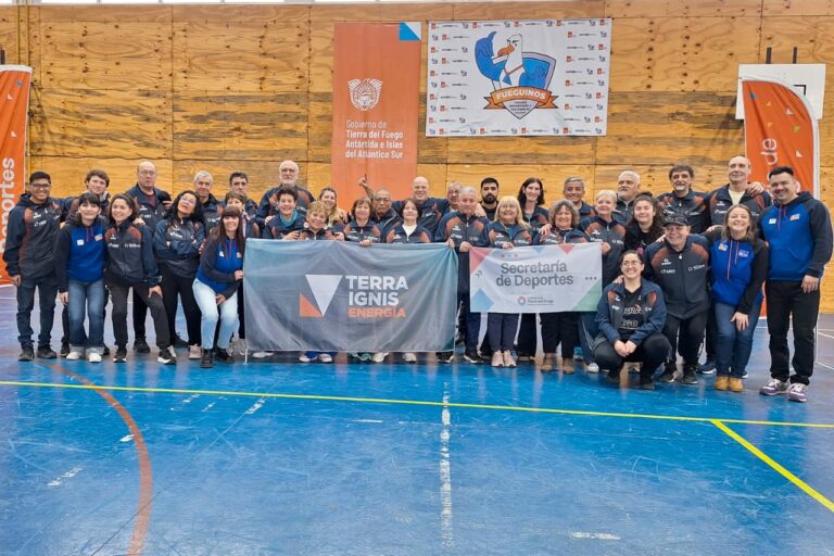 La delegación fueguina de adultos mayores partió a San Juan para participar de los Juegos Nacional Evita 2 Delegacion TDF Evita adulto mayor